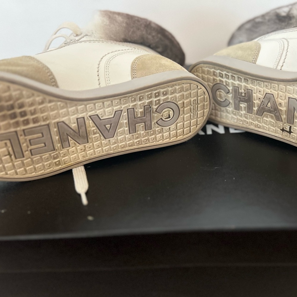 Vintage Chanel boots sneakers Italy size 38 real Fur Rare white Gray - Picture 8 of 12